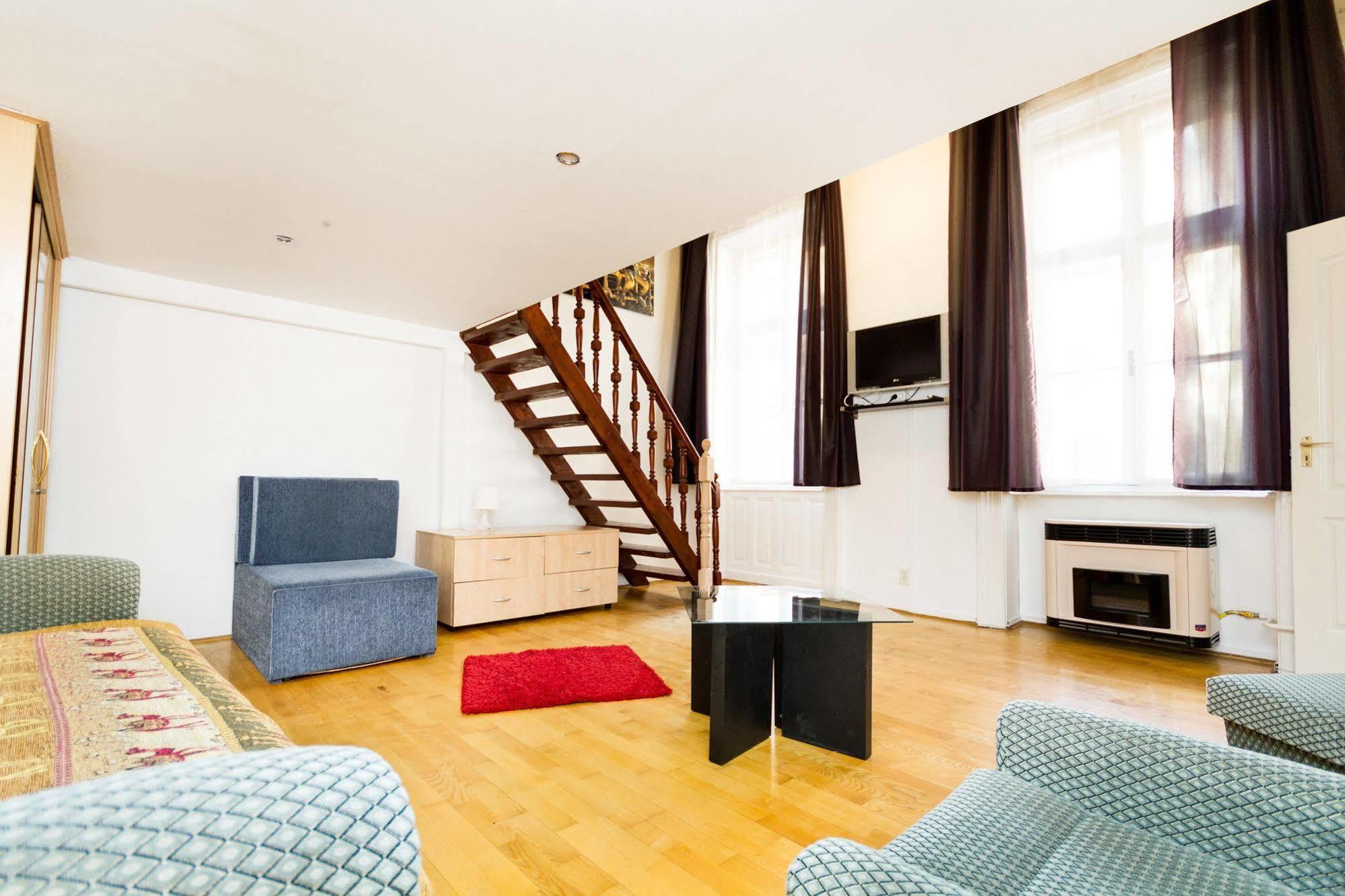 Like Home - Opera Apartments Βουδαπέστη Εξωτερικό φωτογραφία
